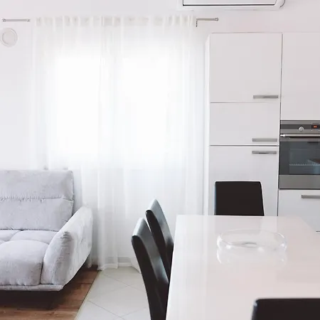 Triton بيت ضيافة Lastovo