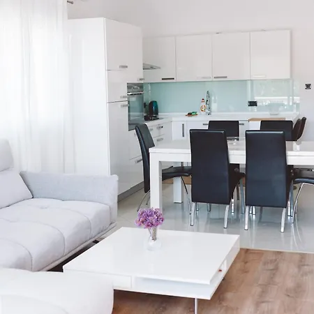 Triton بيت ضيافة Lastovo