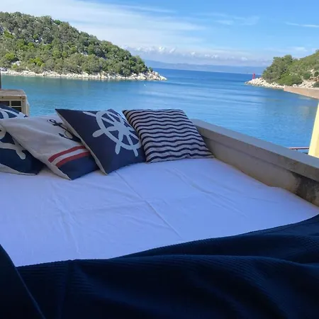 Triton 4*